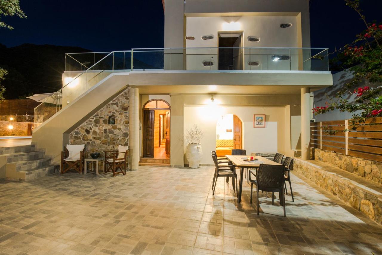 Tzouganos Villa Sfinárion Buitenkant foto
