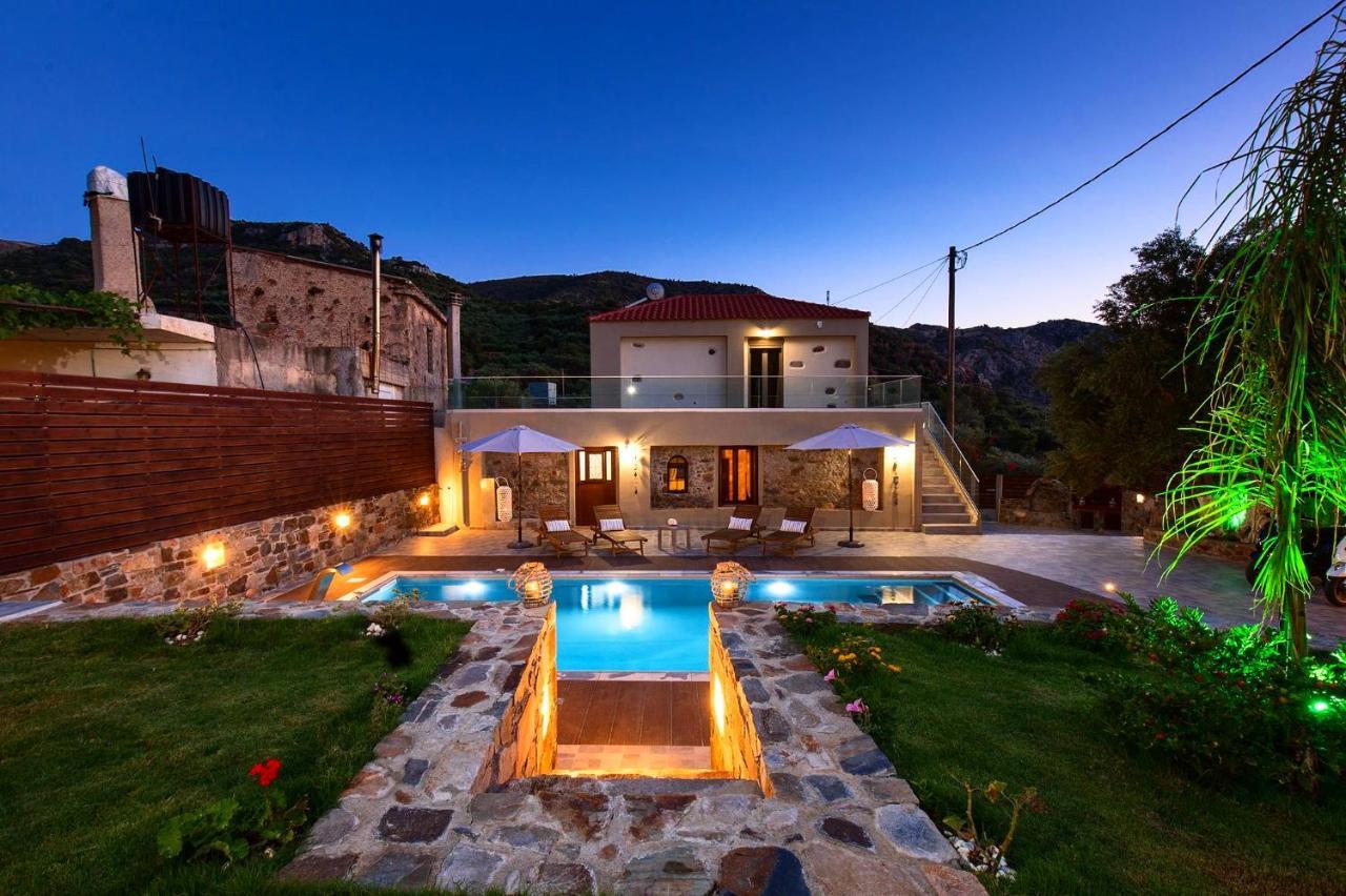 Tzouganos Villa Sfinárion Buitenkant foto