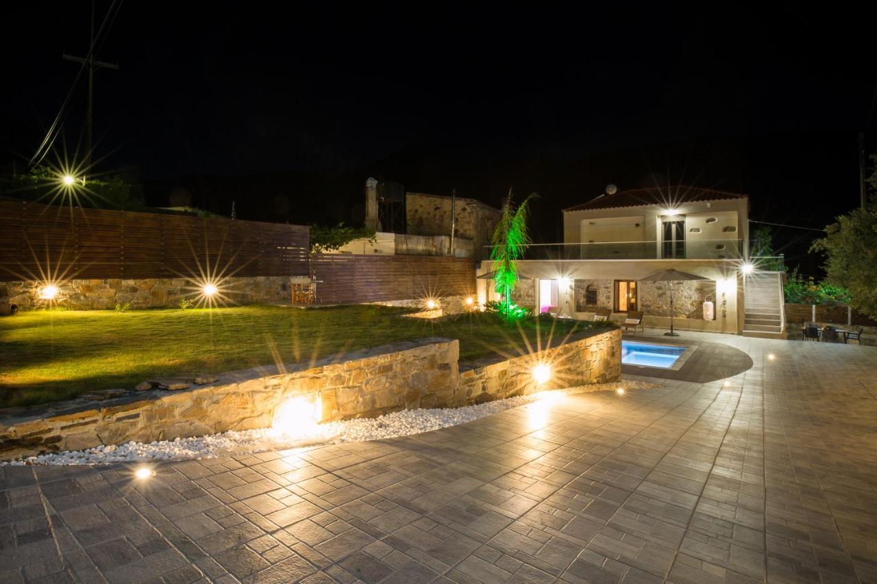 Tzouganos Villa Sfinárion Buitenkant foto