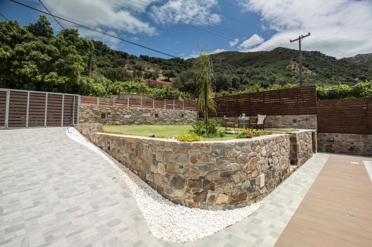 Tzouganos Villa Sfinárion Buitenkant foto