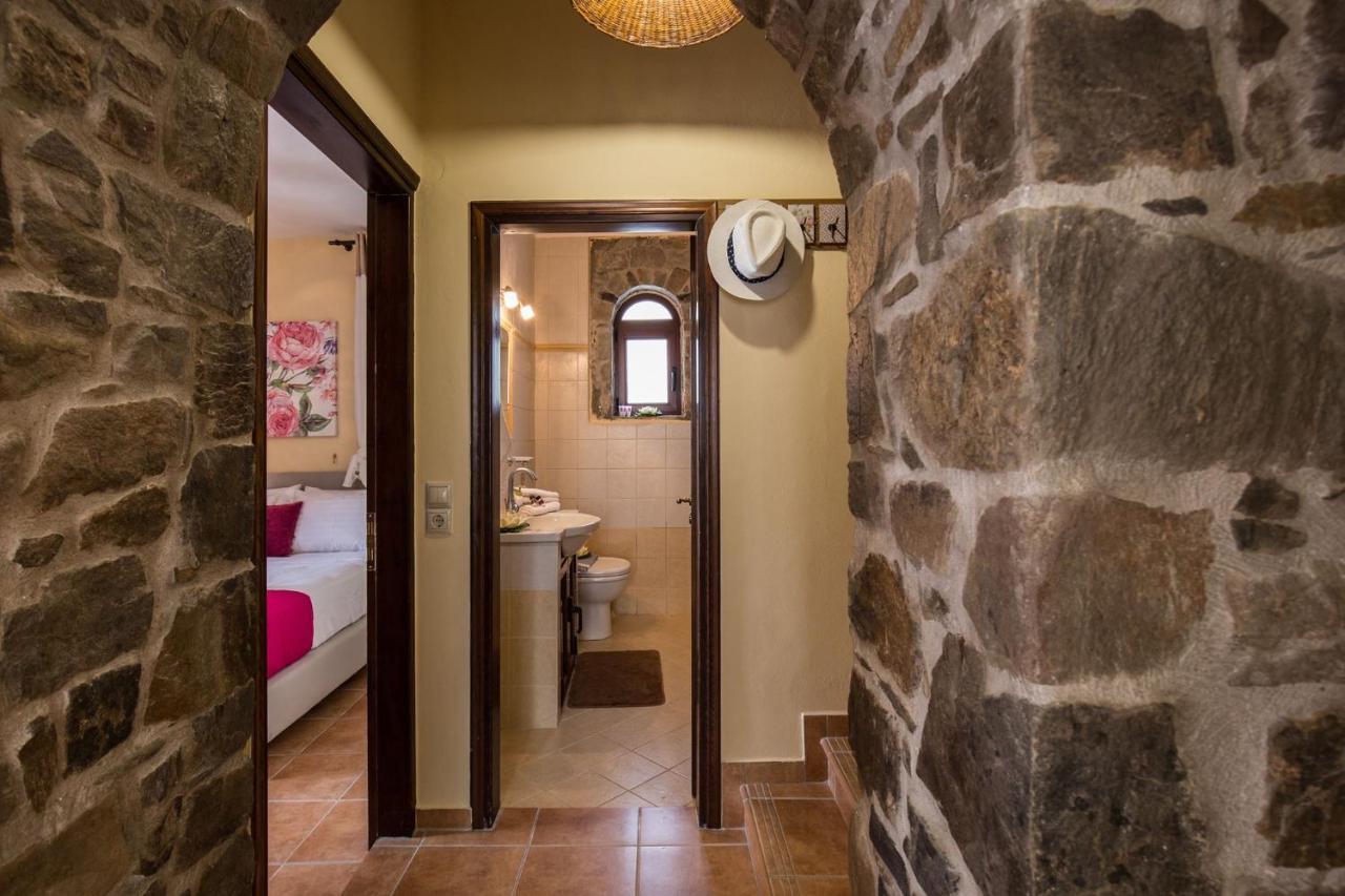 Tzouganos Villa Sfinárion Buitenkant foto